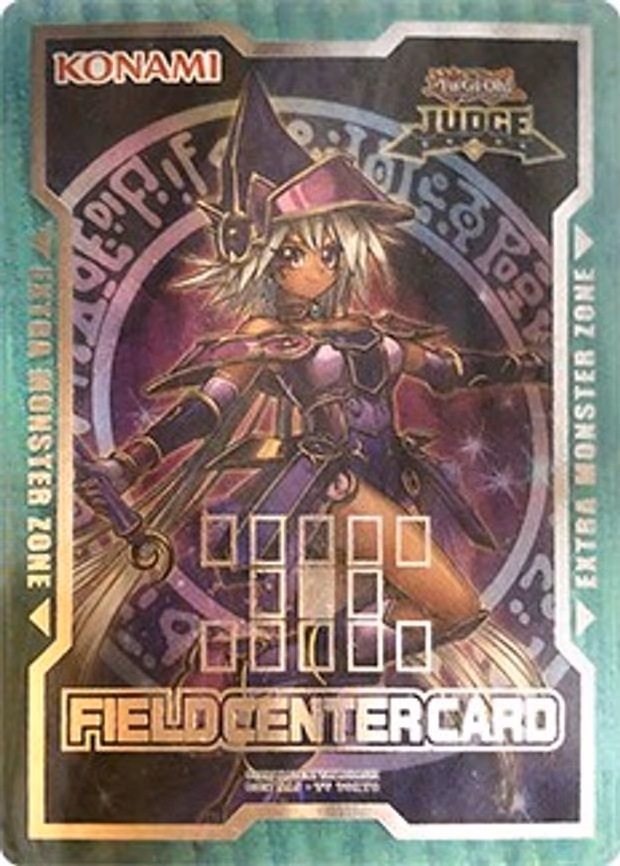 Official Judge Field Center Token: Apprentice Illusion Magician